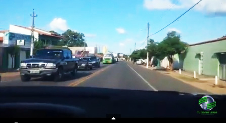 PRF grava vídeo mostrando fluxo intenso de veículos na saída de Altos